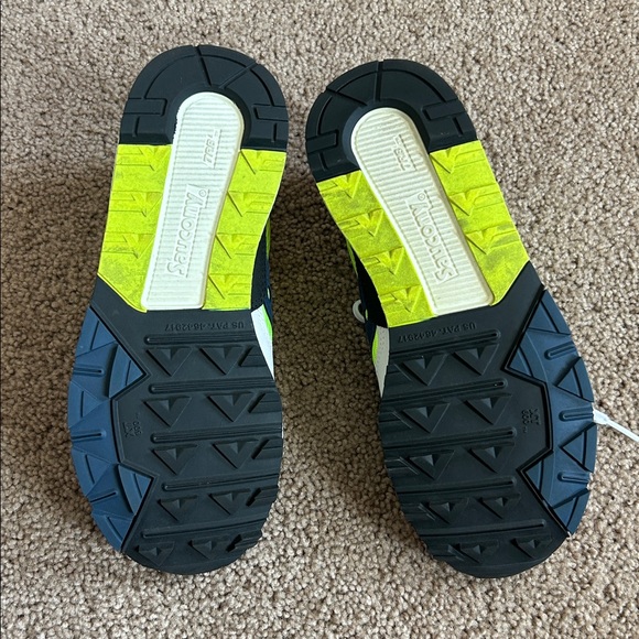 Saucony Azura Sneakers - Picture 5 of 5